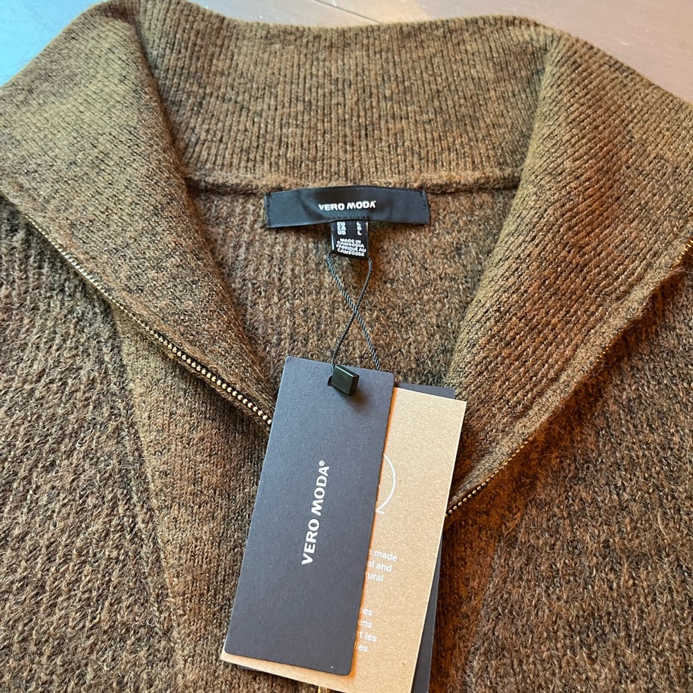 NWT Vero Moda sweater—Women’s size L